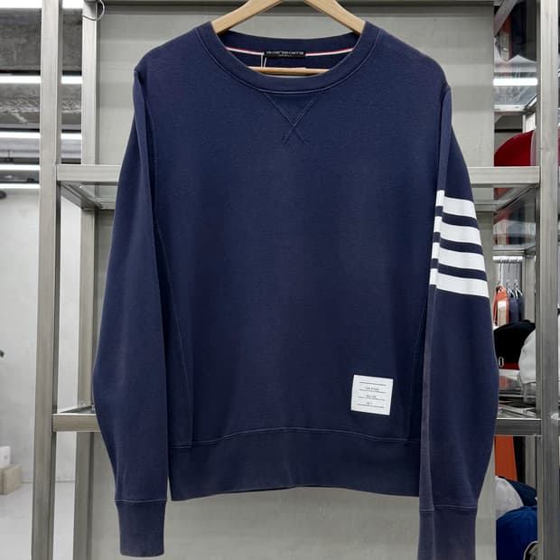 톰브라운 베이직 4-bar 스웻 맨투맨 네이비