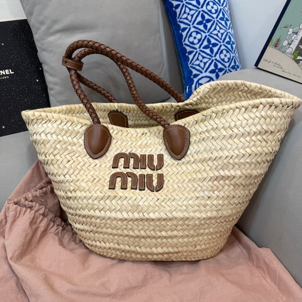 새상품급 미우미우 바스켓 팔메토 토트백