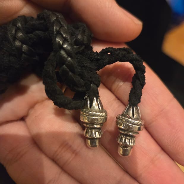 os) 크롬하츠 레더 타이 목걸이