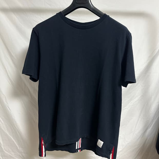 톰브라운 백삼선 반팔 네이비 (5)