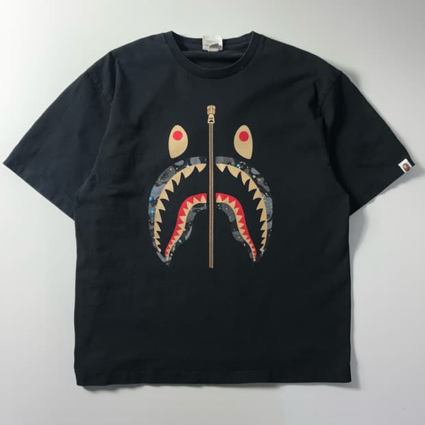Bape  베이프 카모 샤크 블랙 반팔 티셔츠 