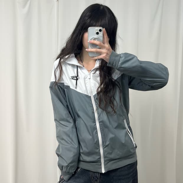 Nike windrunner white windbreaker