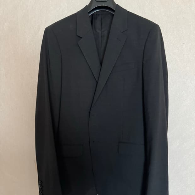 띠어리 블레이저 스트레치 울 차콜 42L 새 상품 판매합니다.