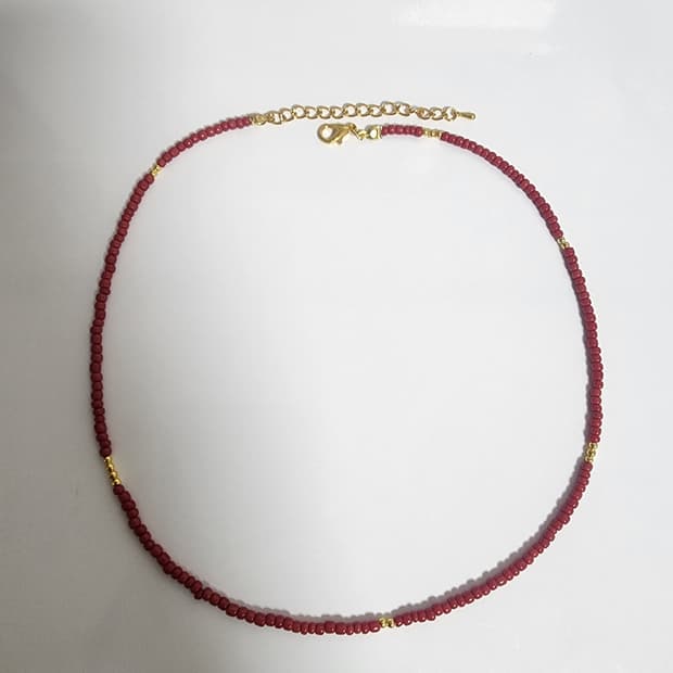 짙은빨강 골드 포인트 비즈목걸이