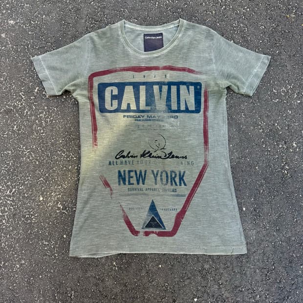 Calvin Klein Jeans - Logo Graphic T-Shir