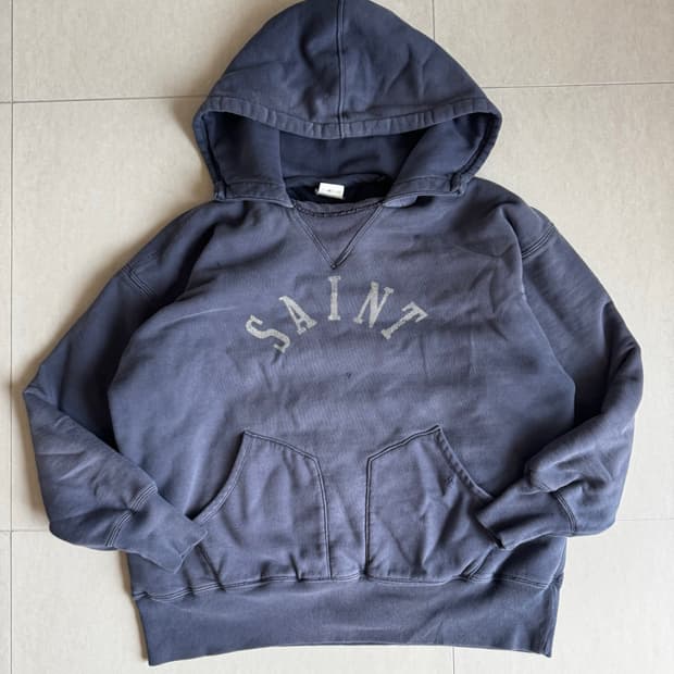 세인트 미카엘 x 베르베르진 후드티