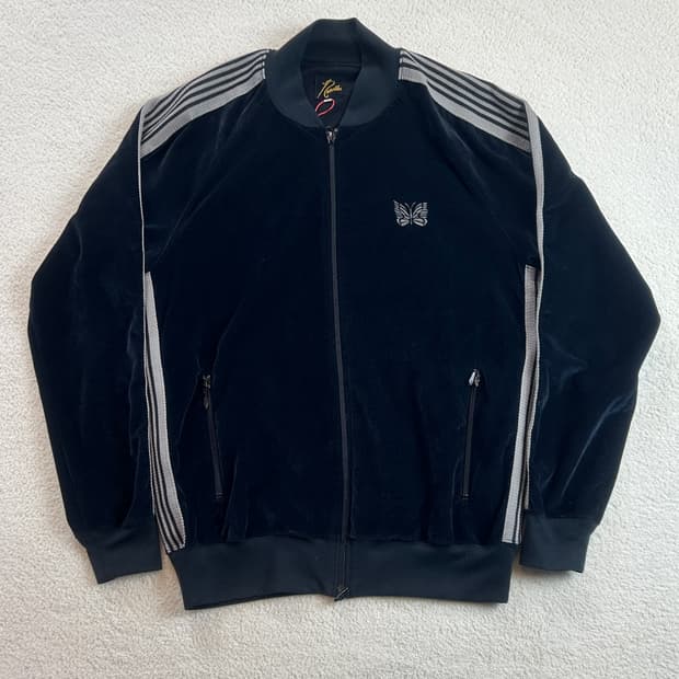 니들스 벨벳 트랙탑