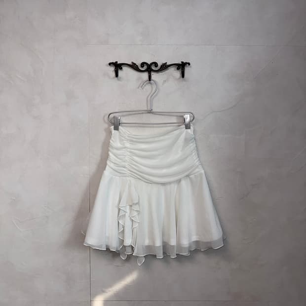 White shirring ruffle chiffon skirt