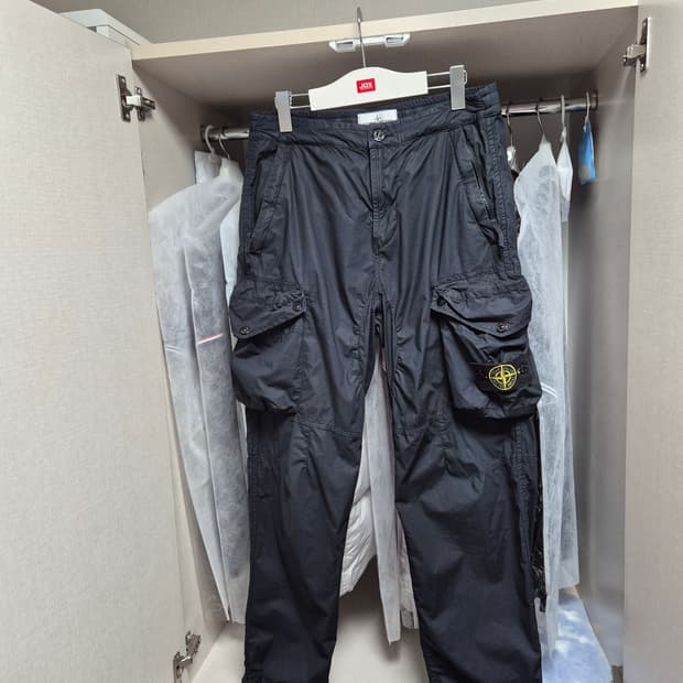 새상품급 21SS스톤아일랜드 탄창 카고바지 28-29 블랙