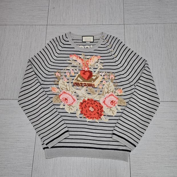 구찌 플라워 자수니트 국내100사이즈 