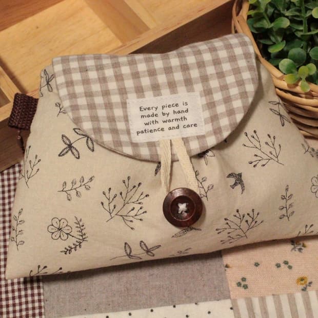 핸드메이드 핀턱 단추 파우치