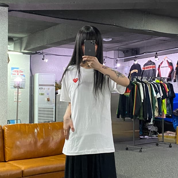 꼼데가르송 레드하트 화이트반팔 B4606
