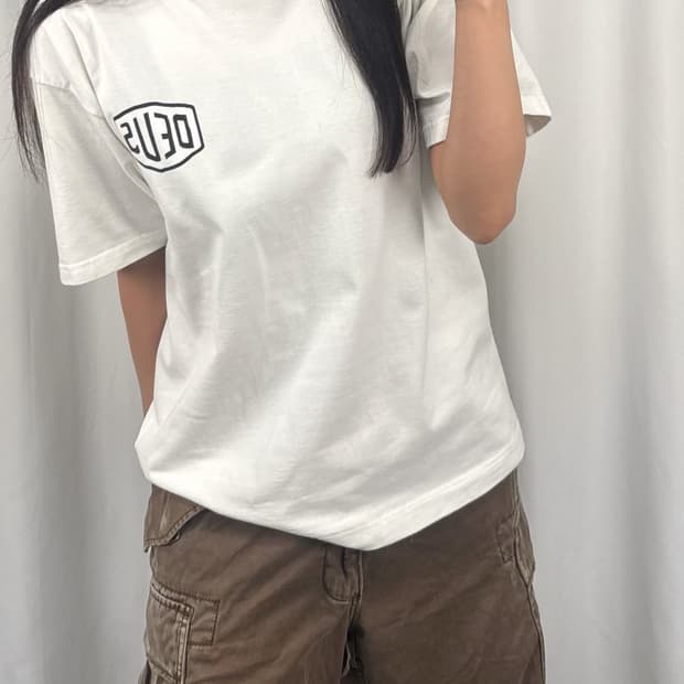 데우스 엑스 마키나 화이트 반팔