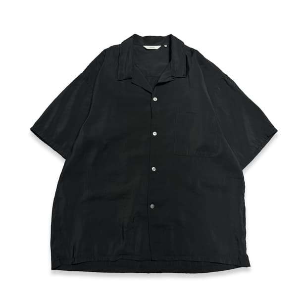 빔즈(BEAMS) 블랙 레이온 오픈 칼라넥 반팔 셔츠