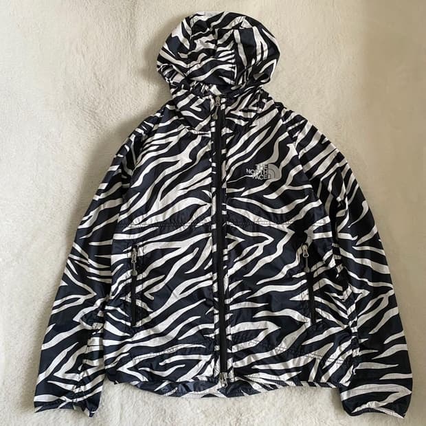 노스페이스 퍼플라벨 퍼텍스 지브라 프린트 마운틴 윈드 파카