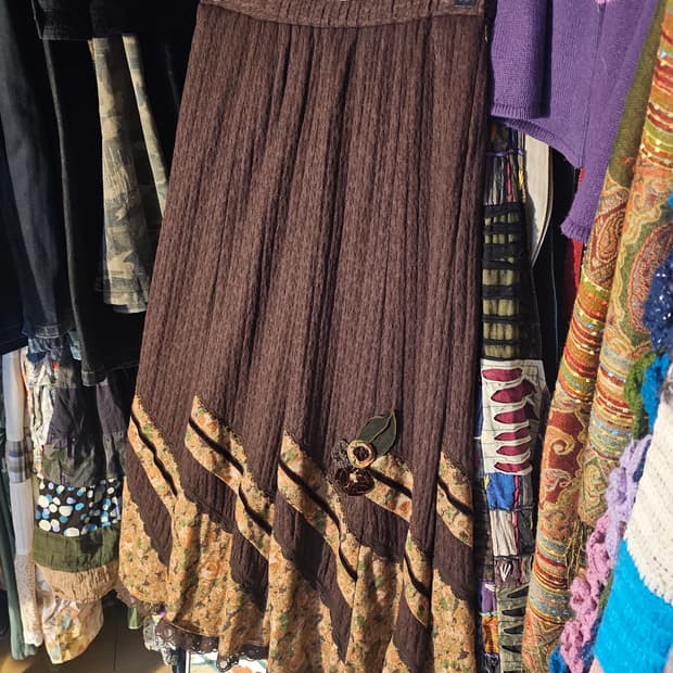 밑단 사선 패치 롱스커트