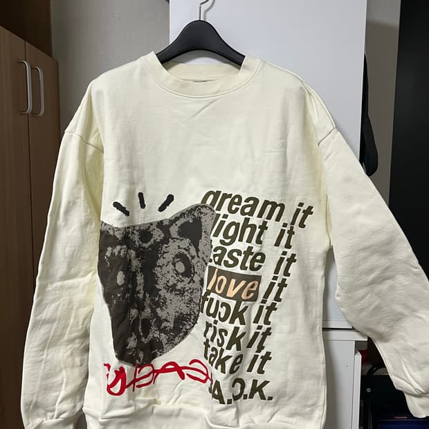 Travis Scott 스웻셔츠