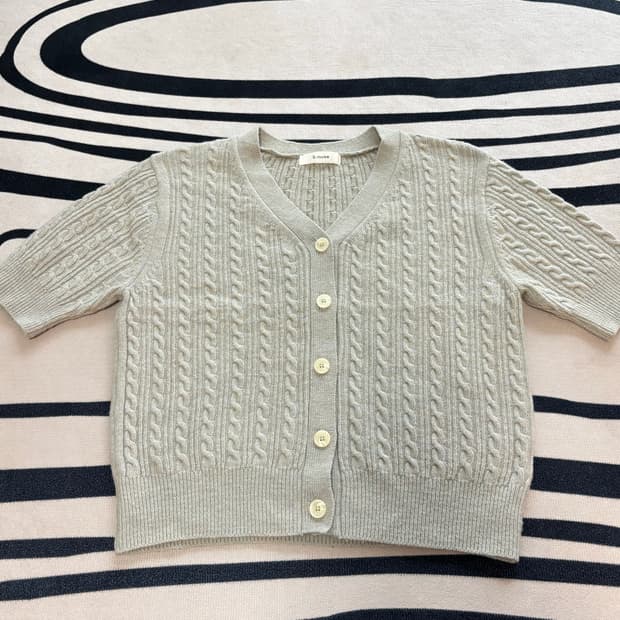 비뮤즈 케이블 니트 가디건