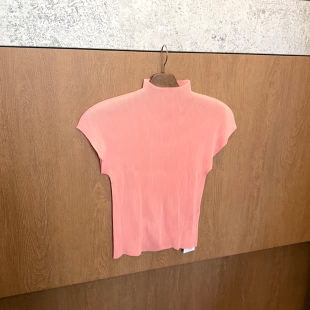 빈티지 하프넥 플리츠 블라우스 캡소매 디테일 슬림핏 핑크