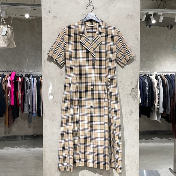 버버리 베이지 노바체크 버튼 핀턱 하프 롱 원피스