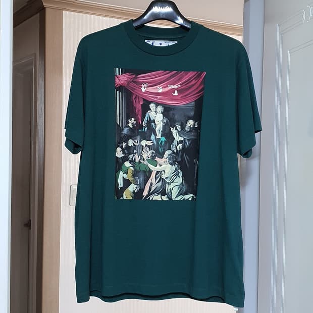 오프화이트 카라바조 오버핏 티셔츠 