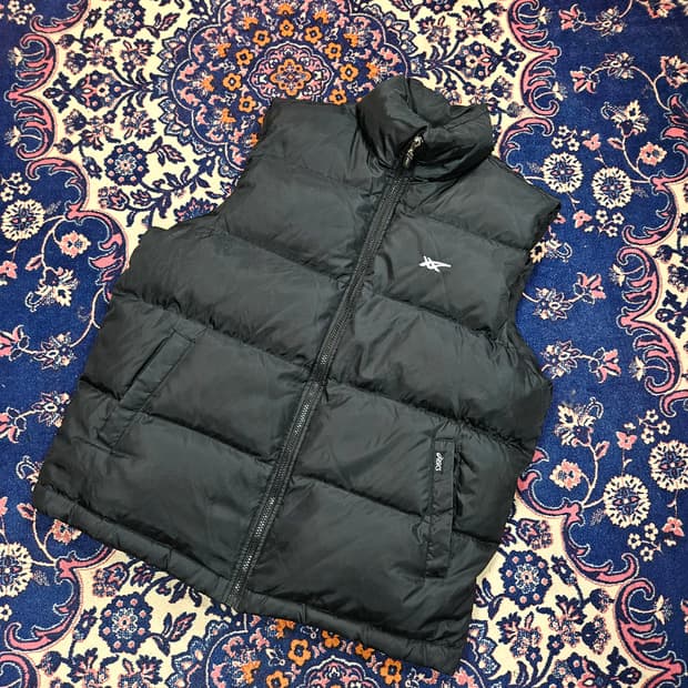 아식스(asics) 00's 올드스쿨 시그니쳐로고 덕다운 패딩베스트