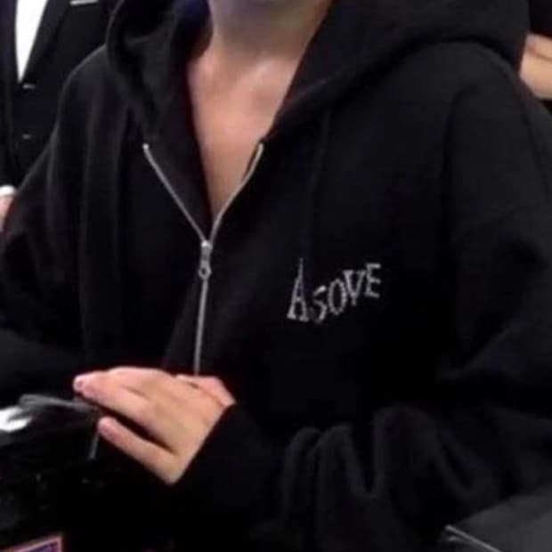 A6ove 후드집업 구해요