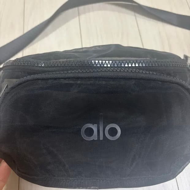 alo알로정품 시스루 벨트백 끈길이조절 가능(크로스가능)