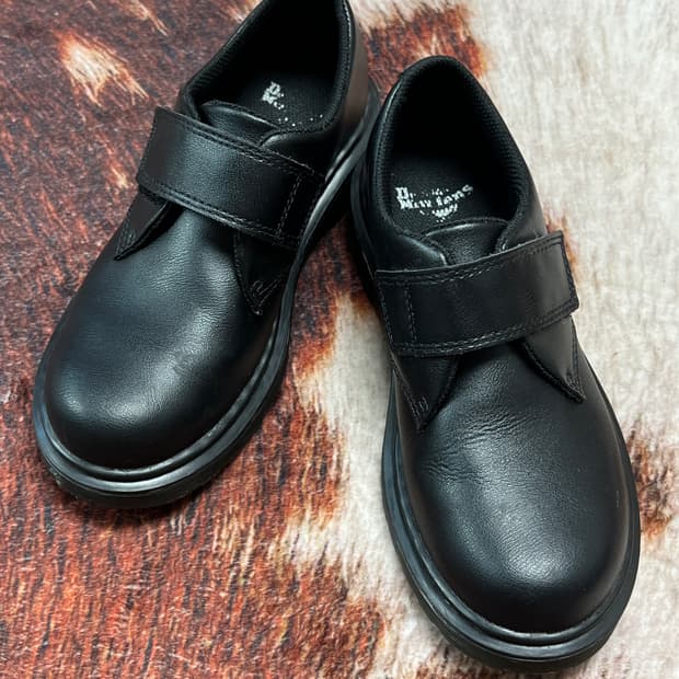 [210] 닥터마틴 KAMRON J 벨크로 로퍼 블랙