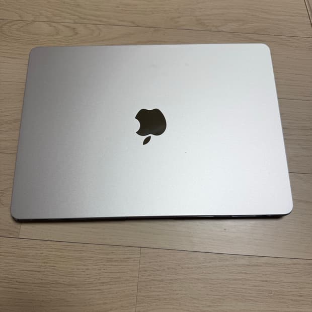 맥북에어 m2 13인치 스타라이트 256기가 렘16기가