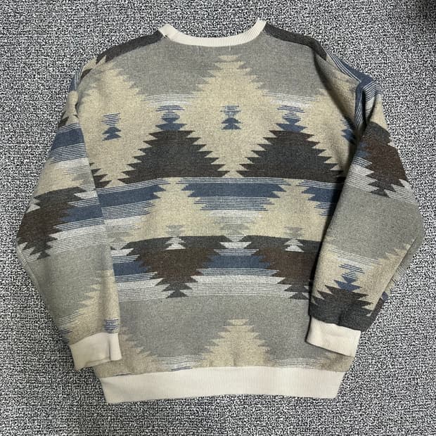 (FREE) 메멘토 빈티지 오버핏 니트 맨투맨