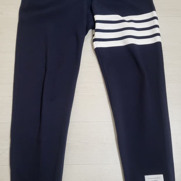 톰브라운 조거팬츠 3