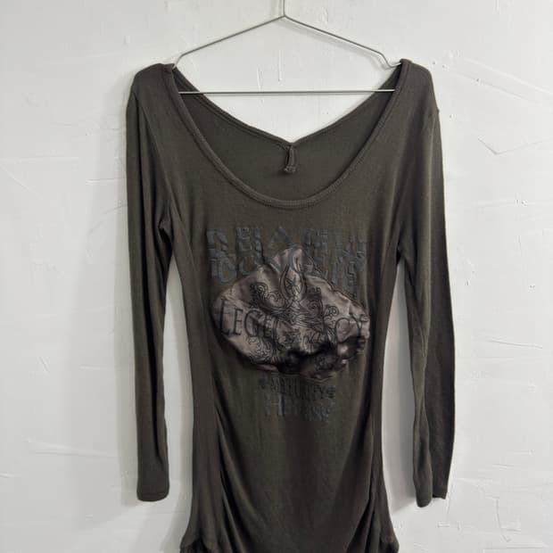 tite in the store y2k design top