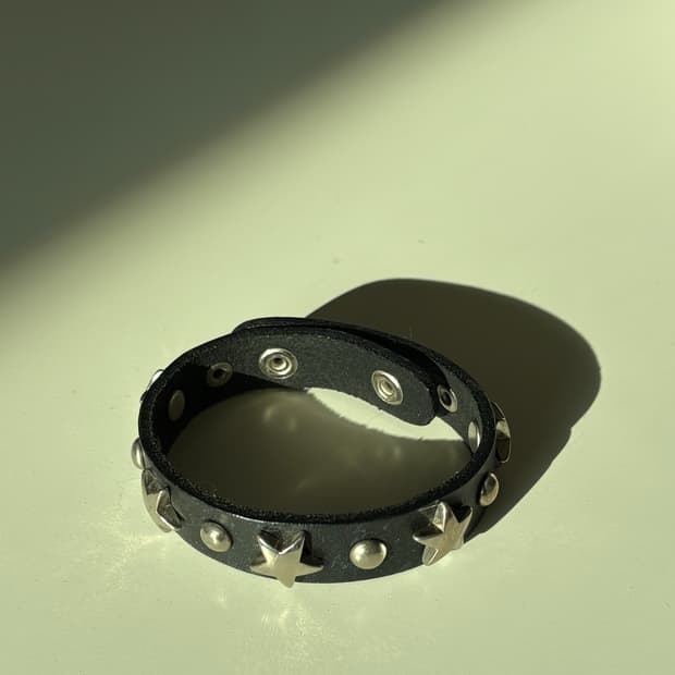 락스터드 가죽 뱅글