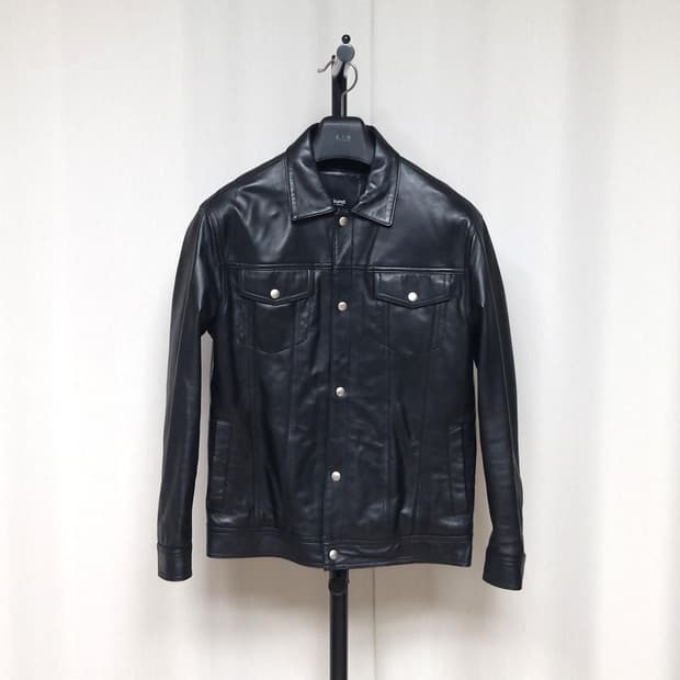 이스트쿤스트 양가죽 트러커자켓