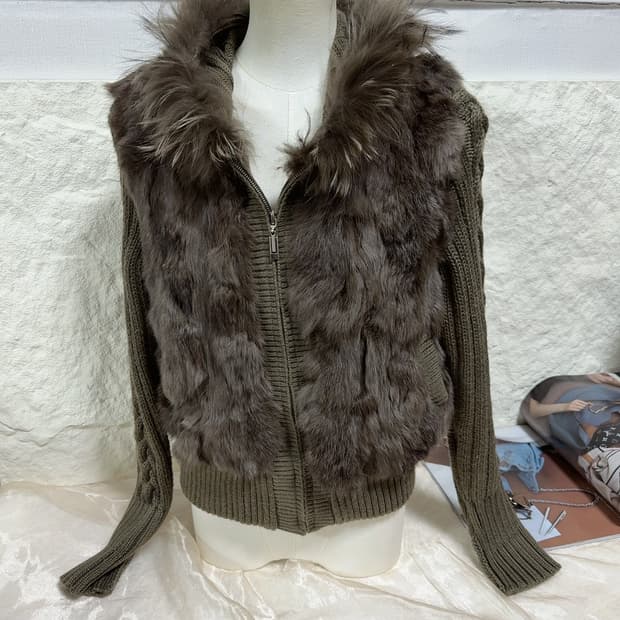 빈티지 올리브 그린 라쿤퍼후드 토끼털 꽈배기 니트자켓 후드집업