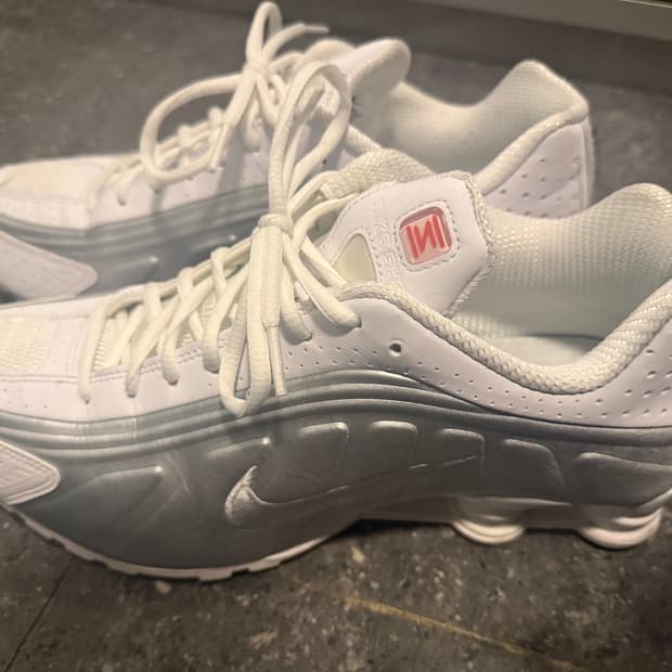 (상태 좋음 285 ) 나이키 샥스 R4 화이트 브라이트 크림슨