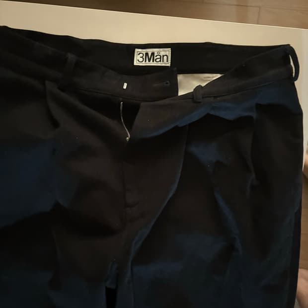 3Man (3Mån) British Designer Pleated Pan