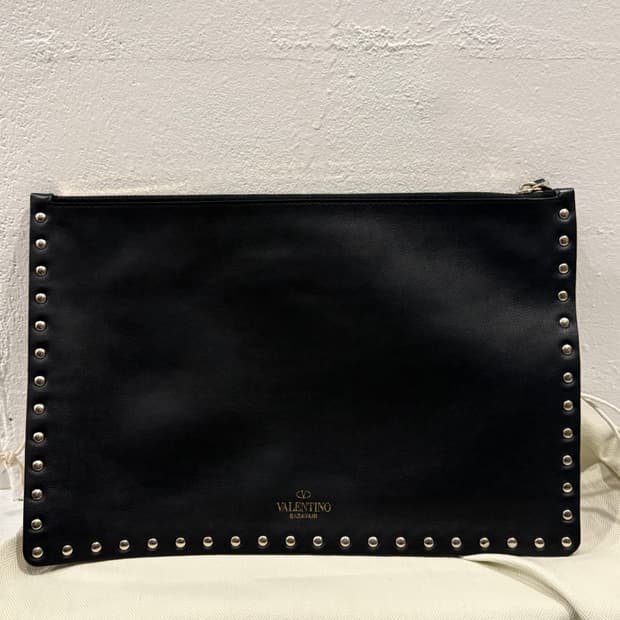 Valentino 발렌티노 락스터드 클러치백