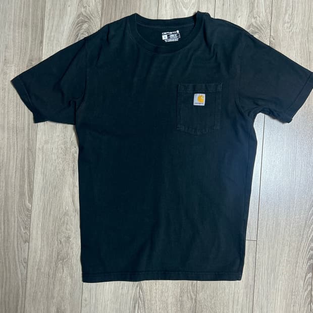 칼하트 루즈핏 포켓 블랙 티셔츠
