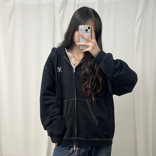 Wooalong black two-way hood zip-up 