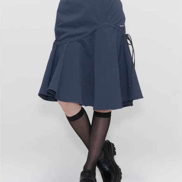 미세키서울 셔링 러플 미디 스커트 차콜 1사이즈 교환해요