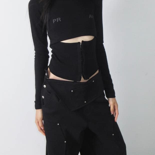 사일프레이 Hooked Cutout Top