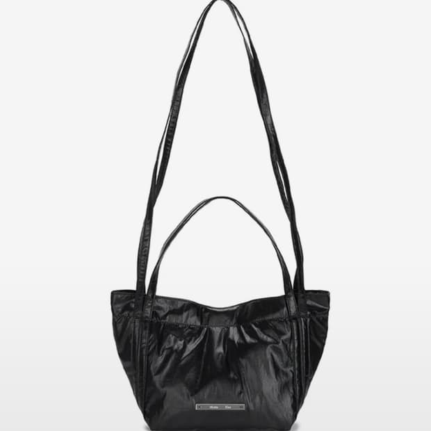 마뗑킴 가방 GLOSSY TWO WAY MINI BAG IN BLACK