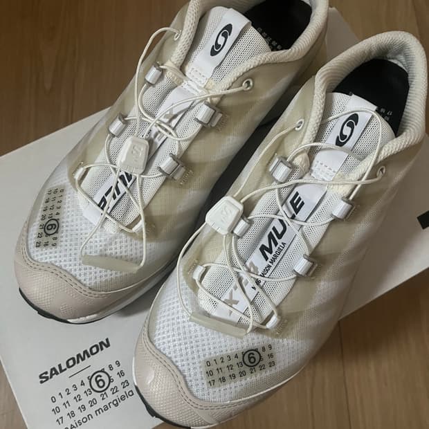 살로몬x마르지엘라 mm6 콜라보 xt4 뮬 270