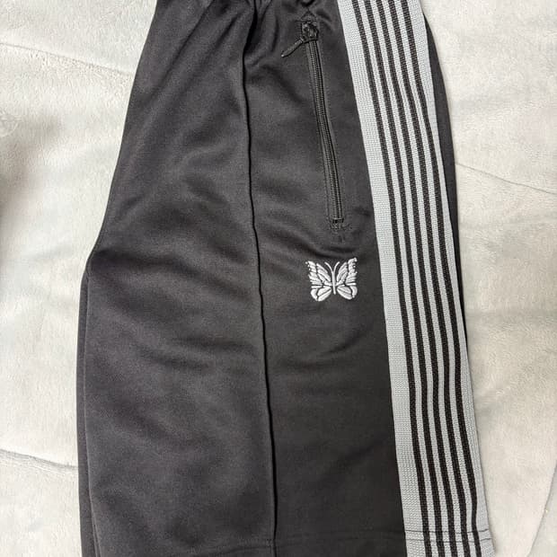 니들스 폴리스무스 트랙 쇼츠 블랙