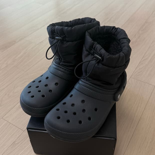 크록스 패딩부츠 235