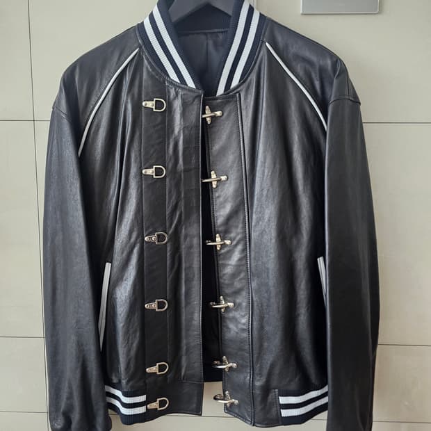 가죽 자켓 판매합니다 