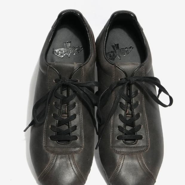 데베시용 펠레 02 280 스니커즈