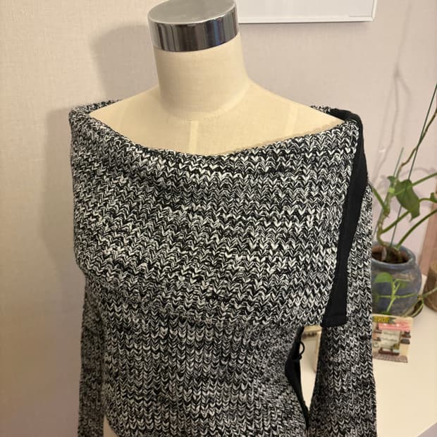 Zone bleue knit sleeve